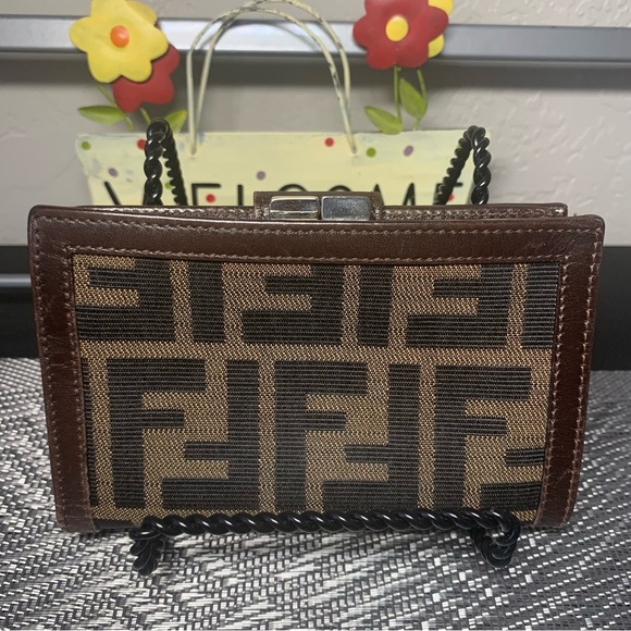Authentic Pre owned Vintage Fendi Wallet - Picture 3 of 17